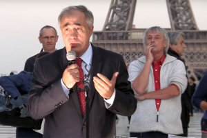 Sauvons la France : Karim Ouchikh présent place du Trocadéro